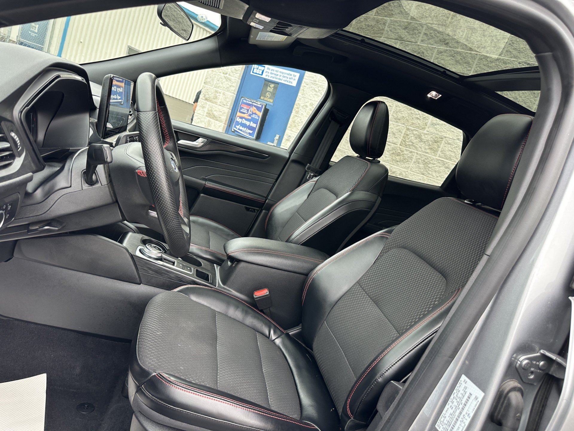 Certified 2023 Ford Escape ST-Line AWD/4WD image 9