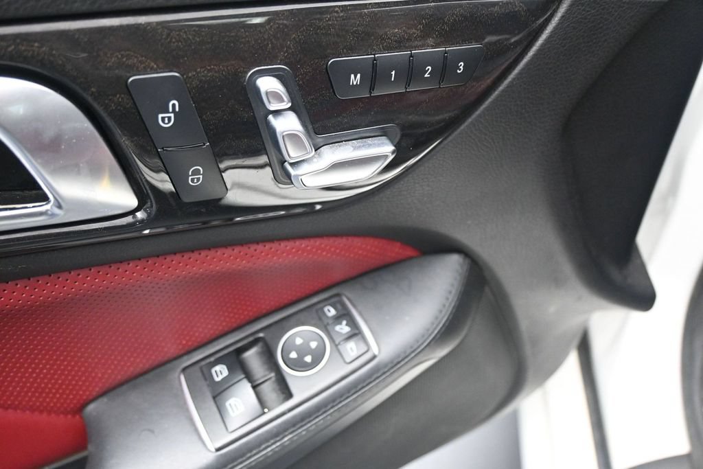 Used 2017 Mercedes-Benz SLC 300 image 10