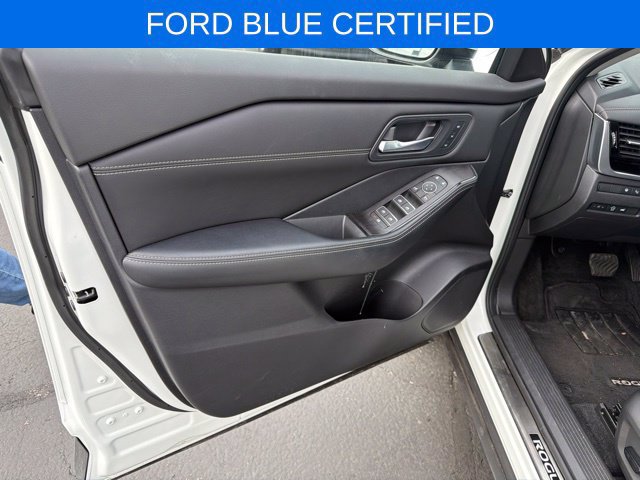 Used 2025 Nissan Rogue SL w/ SL Premium Package AWD/4WD image 16