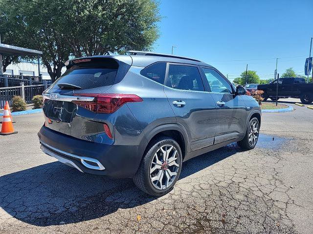 Used 2023 Kia Seltos SX w/ SX Sunroof Package image 3