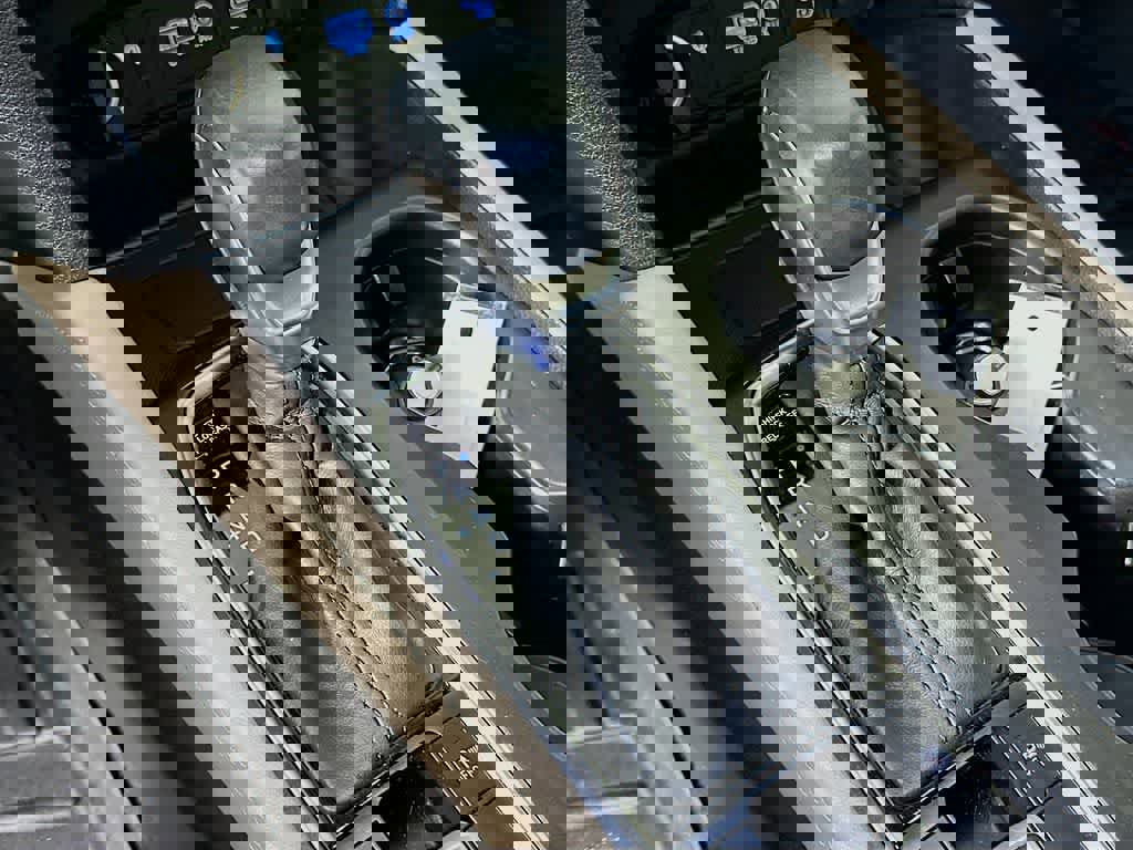 Used 2020 Hyundai Santa Fe Limited image 22