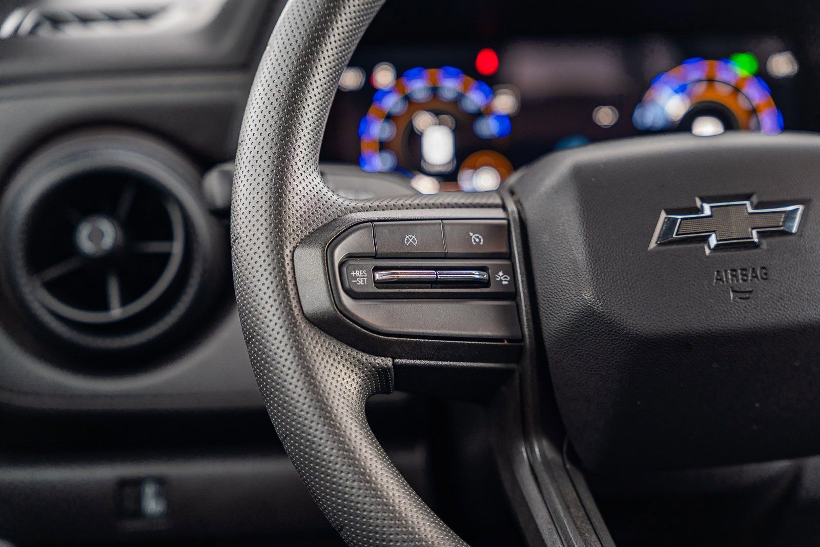 Used 2024 Chevrolet Colorado Trail Boss w/ Technology Package image 28