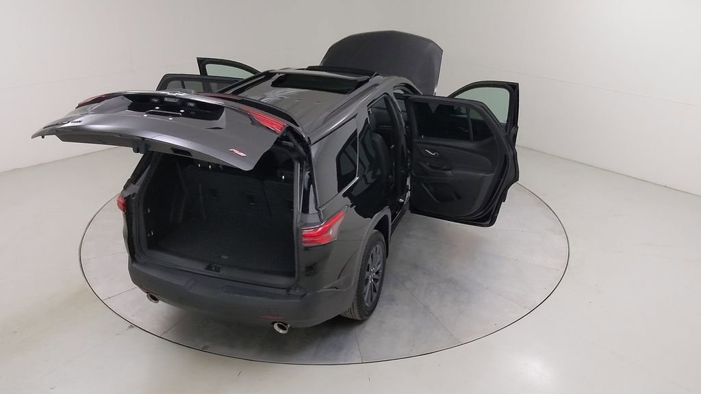Used 2023 Chevrolet Traverse RS image 53