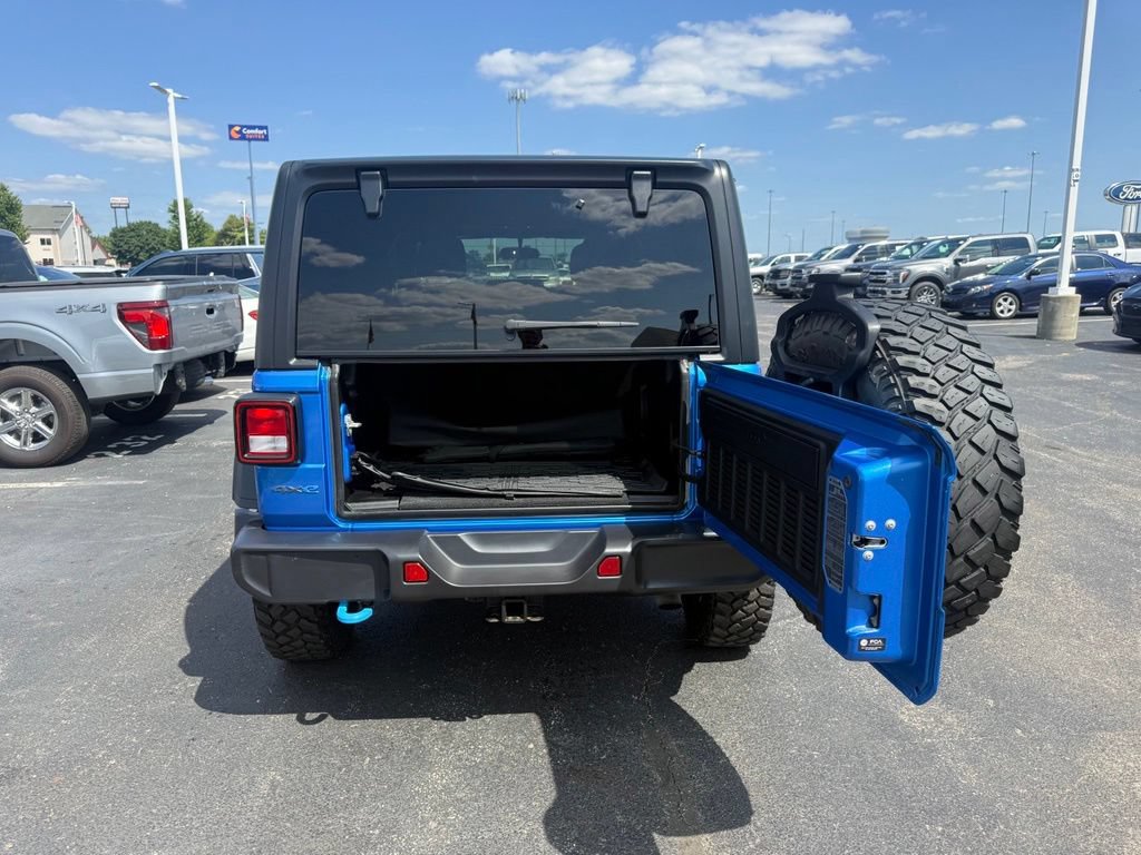 Used 2023 Jeep Wrangler Unlimited w/ Cold Weather Group AWD/4WD image 50