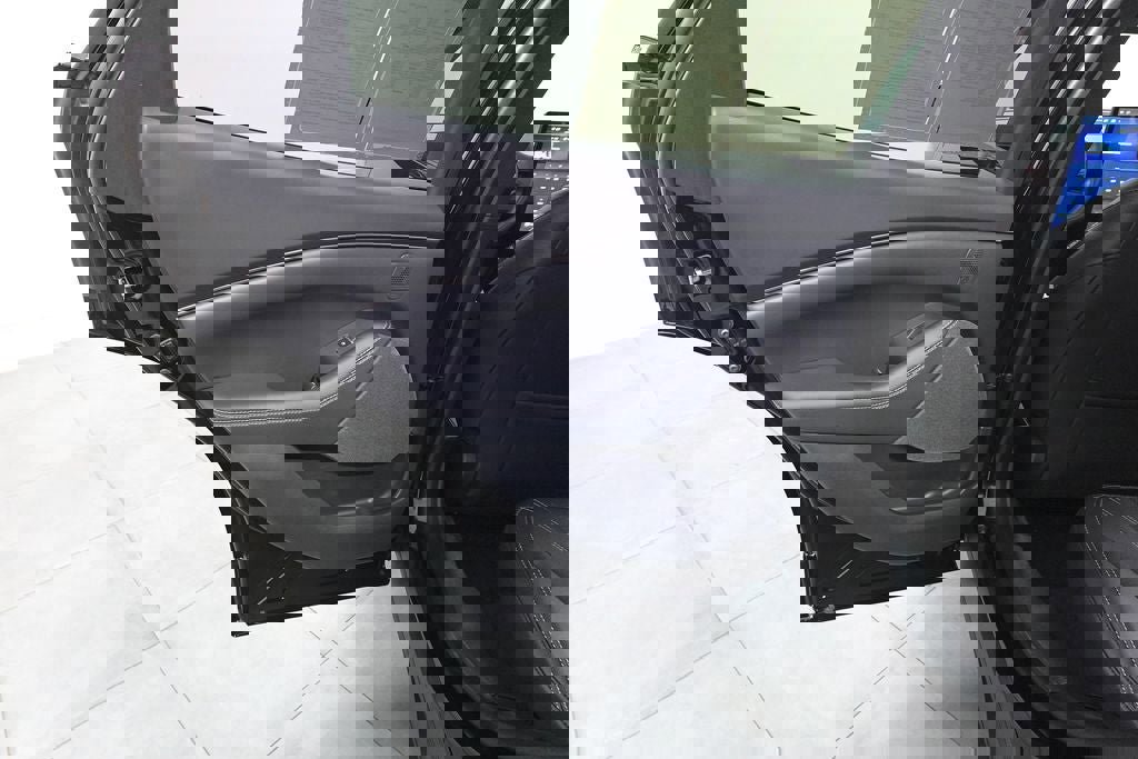 Certified 2025 Ford Mustang Mach-E Premium image 23