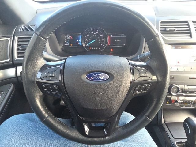 Certified 2019 Ford Explorer XLT w/ Equipment Group 202A image 38