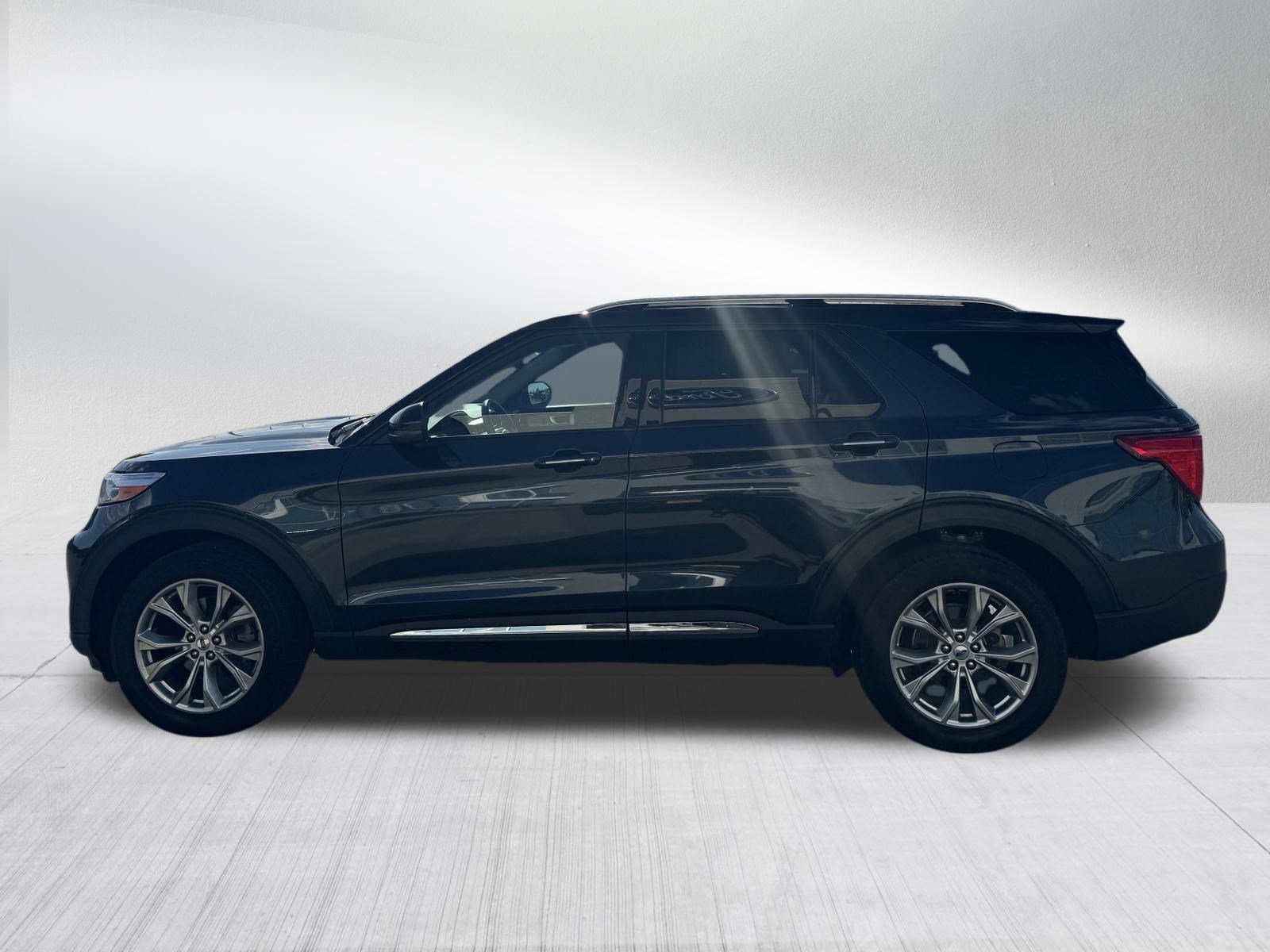 Certified 2024 Ford Explorer Limited w/ Equipment Group 301A AWD/4WD image 4