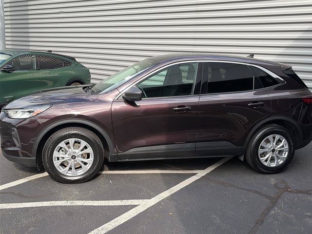 Certified 2023 Ford Escape Active AWD/4WD image 2