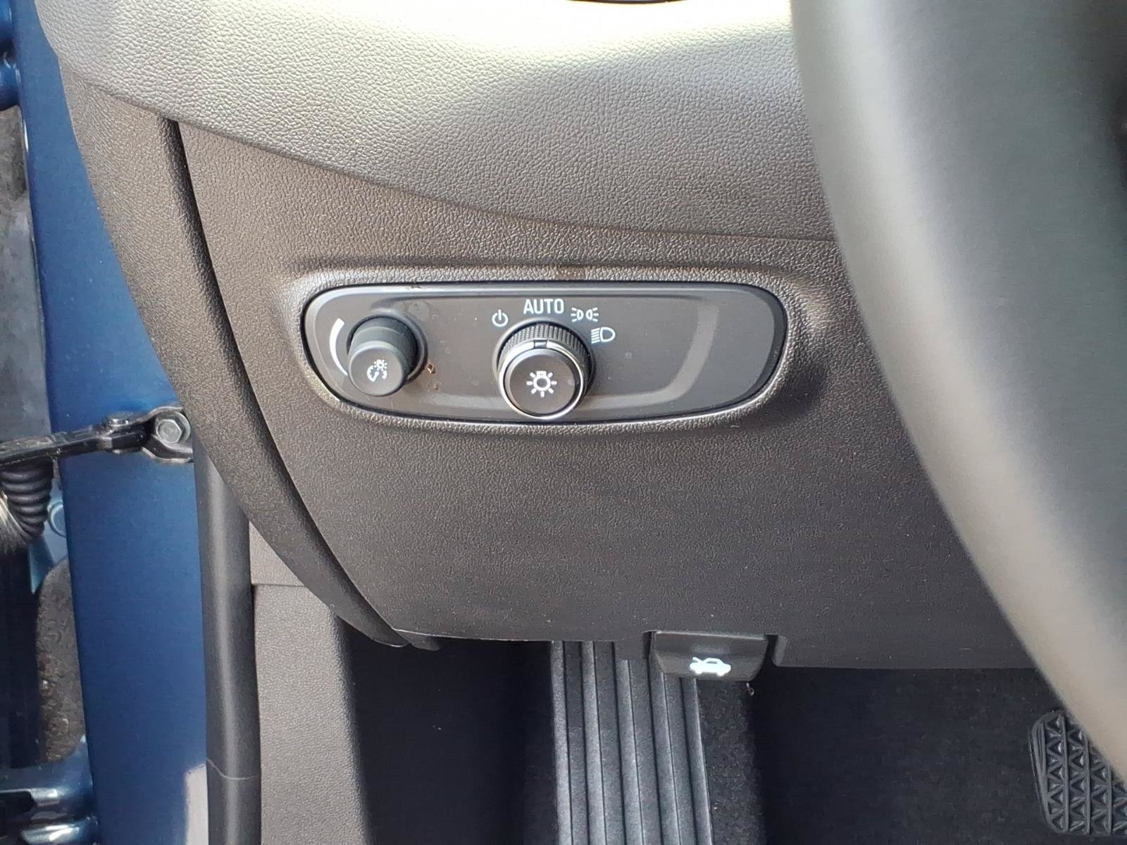 Used 2024 Chevrolet Equinox LT w/ LPO, Floor Liner Package FWD image 23