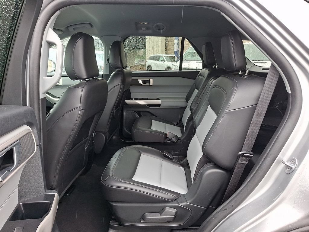 Certified 2023 Ford Explorer XLT w/ Equipment Group 202A AWD/4WD image 10