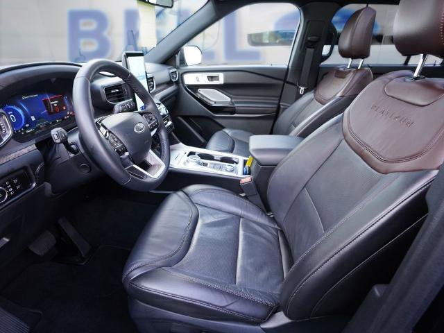 Certified 2023 Ford Explorer Platinum w/ Technology Package AWD/4WD image 13