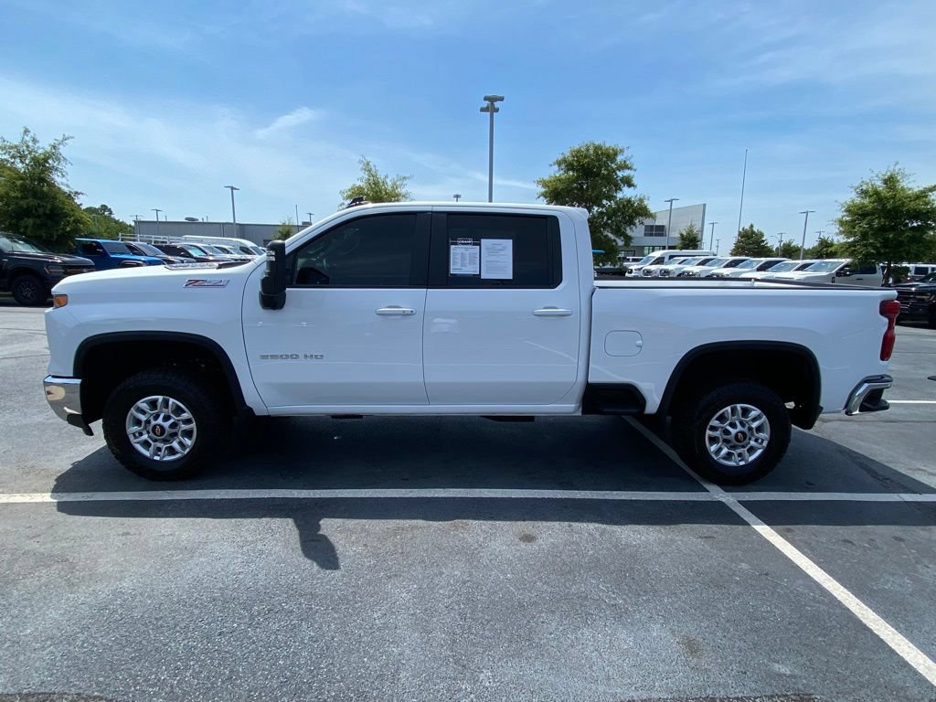 Used 2025 Chevrolet Silverado 2500 LT w/ All Star Edition AWD/4WD image 4