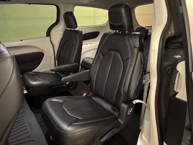 Used 2023 Chrysler Pacifica Touring-L w/ Road Tripper Package AWD/4WD image 23