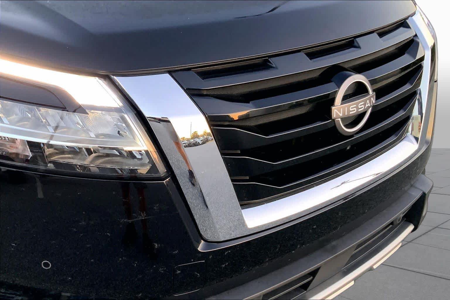 Used 2023 Nissan Pathfinder Platinum AWD/4WD image 29