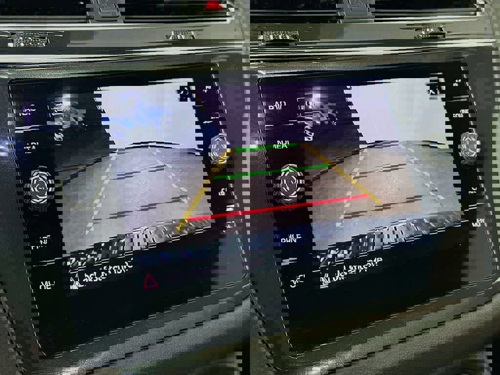 Used 2024 Volkswagen Tiguan SE R-Line image 27