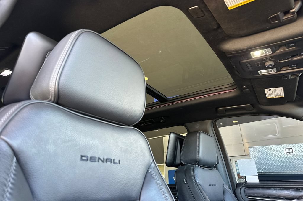 Used 2021 GMC Yukon XL Denali w/ Denali Ultimate Package AWD/4WD image 21