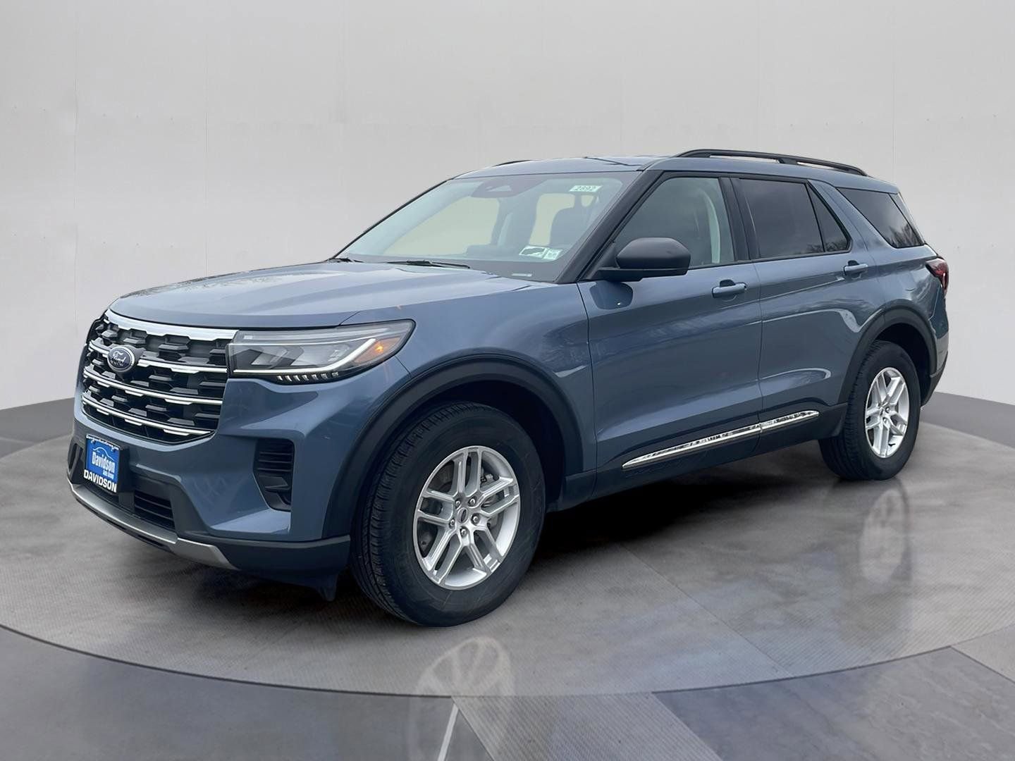 Certified 2025 Ford Explorer Active AWD/4WD image 1