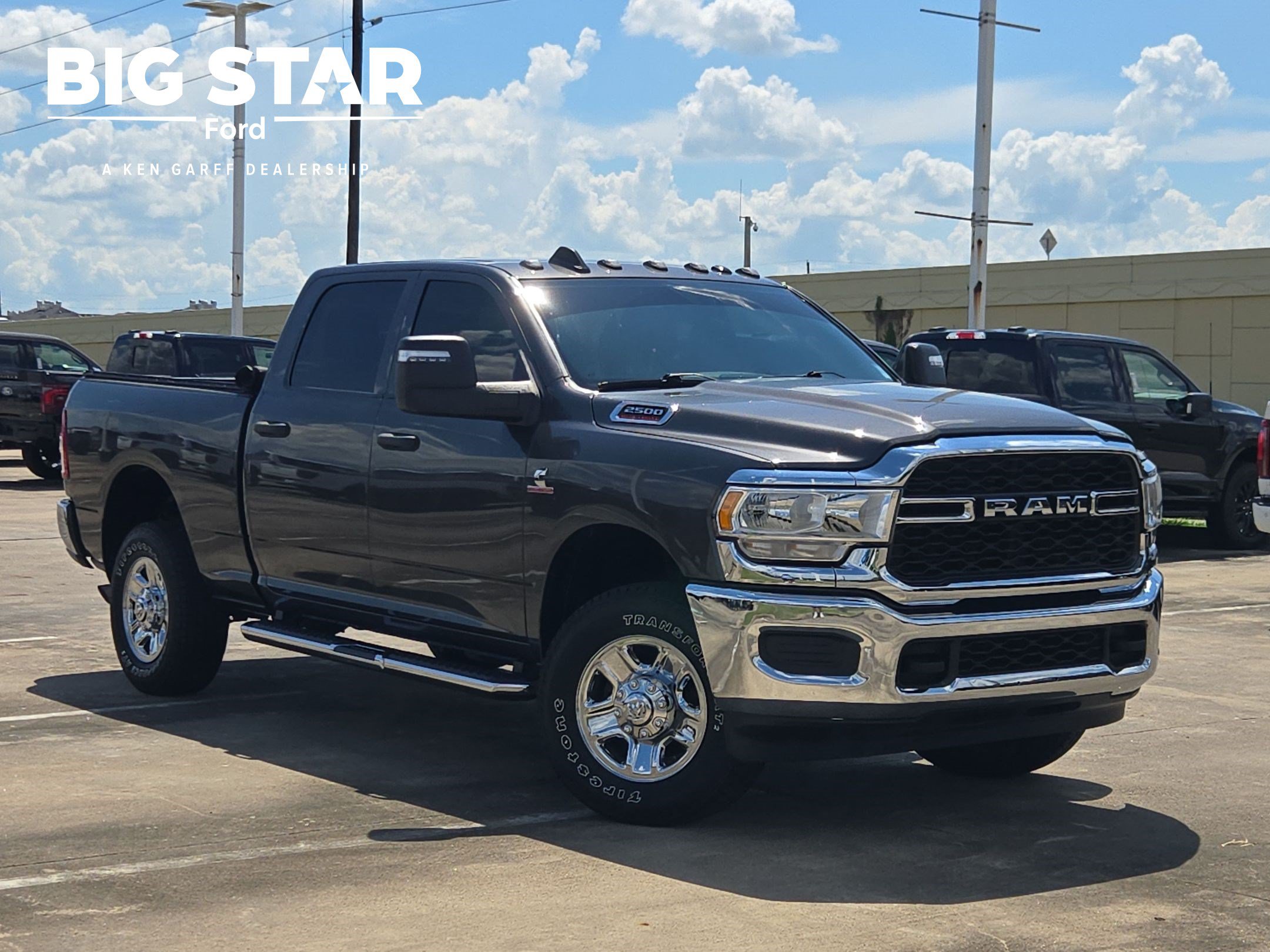 Used 2024 RAM 2500 Tradesman w/ Chrome Appearance Group AWD/4WD image 1