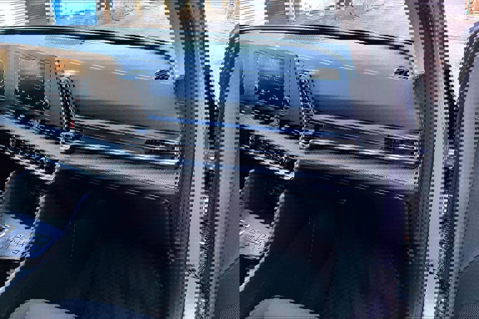 Used 2023 Kia Sportage LX image 21