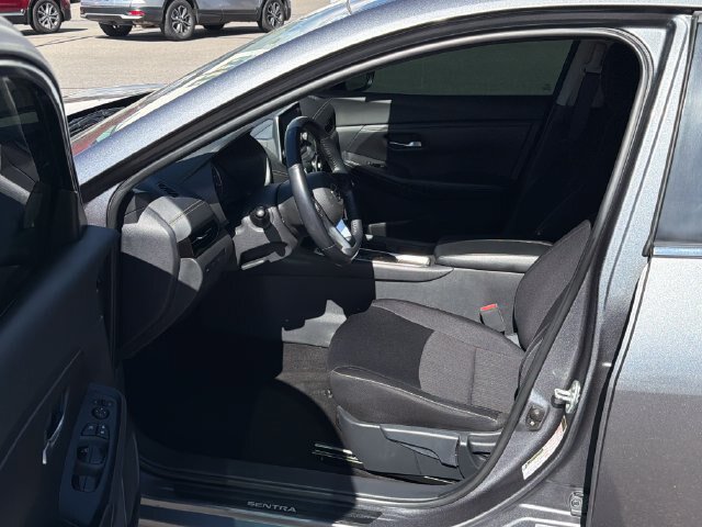 Used 2020 Nissan Sentra SV FWD image 17