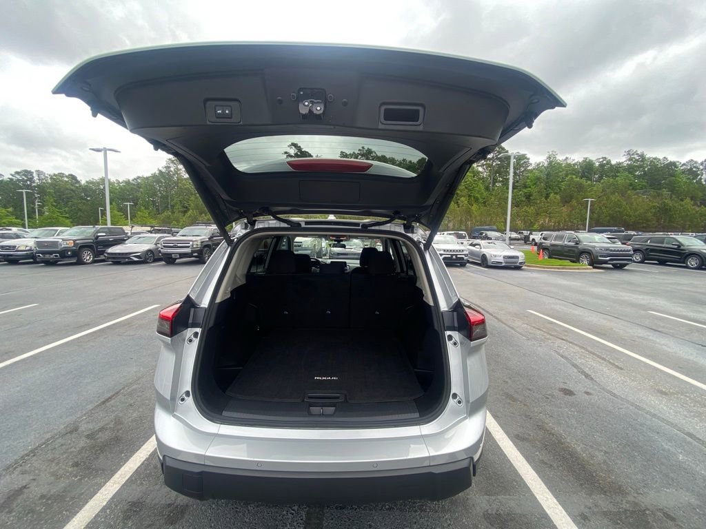 Used 2025 Nissan Rogue SV FWD image 26