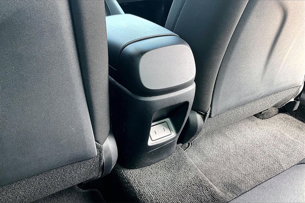 Used 2025 Hyundai Elantra SE w/ Cargo Package image 33