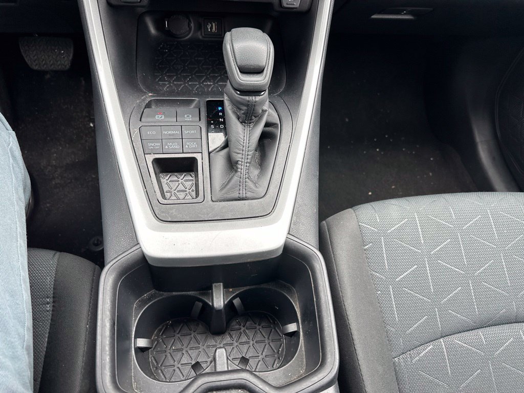 Used 2025 Toyota RAV4 XLE AWD/4WD image 49
