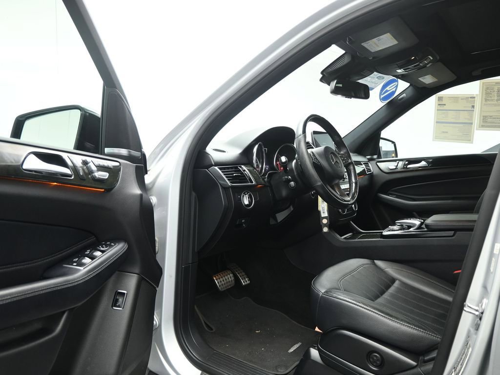 Used 2019 Mercedes-Benz GLE 400 4MATIC image 7