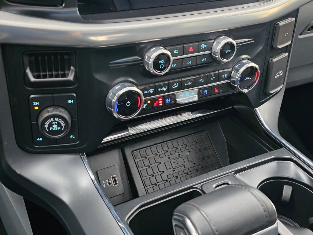 Certified 2025 Ford F150 Lariat w/ Equipment Group 502A High image 28