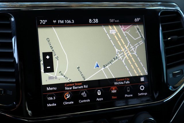 Used 2021 Jeep Grand Cherokee Limited image 6