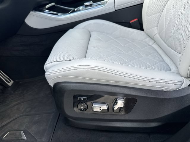 Used 2025 BMW X5 sDrive40i w/ M Sport Package RWD image 13