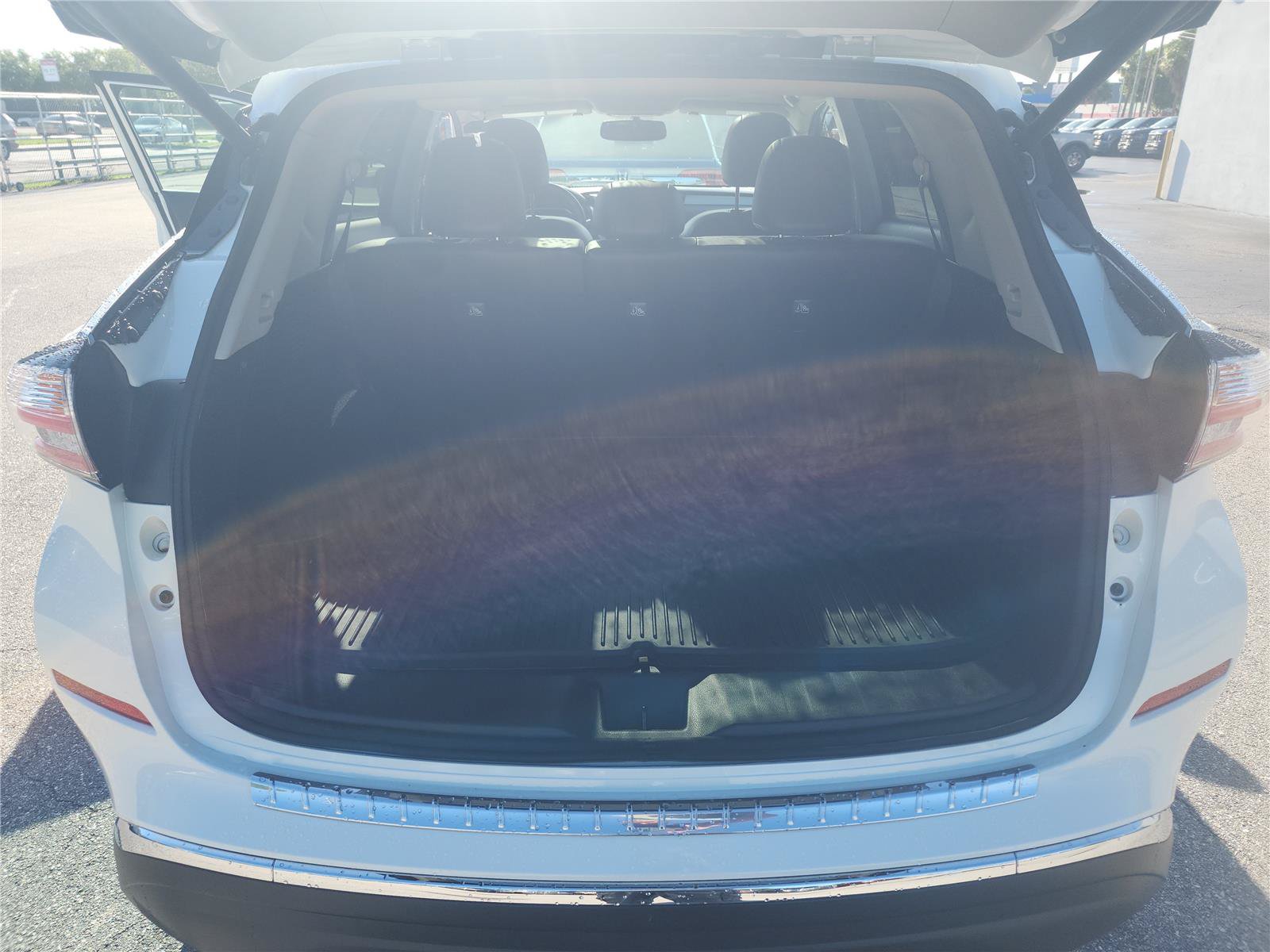 Used 2017 Nissan Murano Platinum w/ Platinum Technology Package FWD image 18