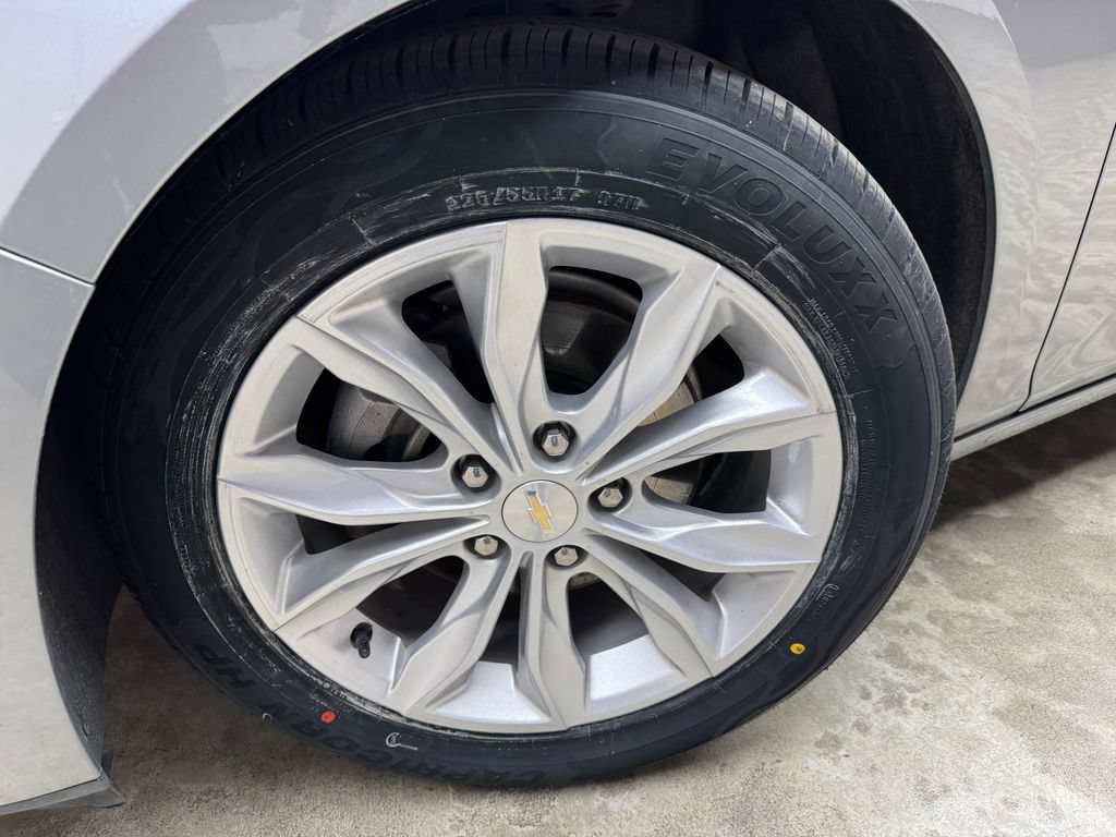 Used 2025 Chevrolet Malibu LT FWD image 29
