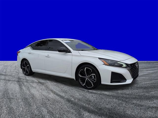 Used 2025 Nissan Altima 2.5 SR w/ SR Premium Package image 8