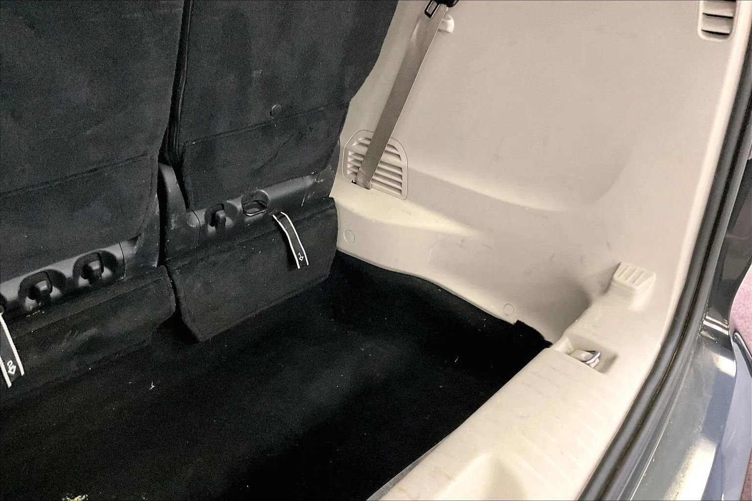 Used 2022 Chrysler Voyager LX image 34