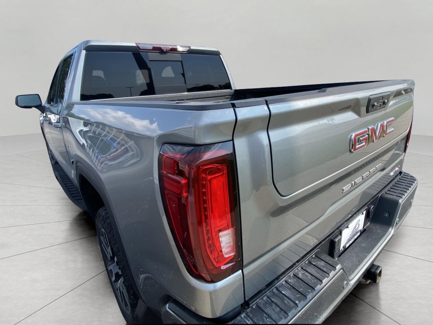 Used 2023 GMC Sierra 1500 AT4 w/ AT4 Premium Package AWD/4WD image 10