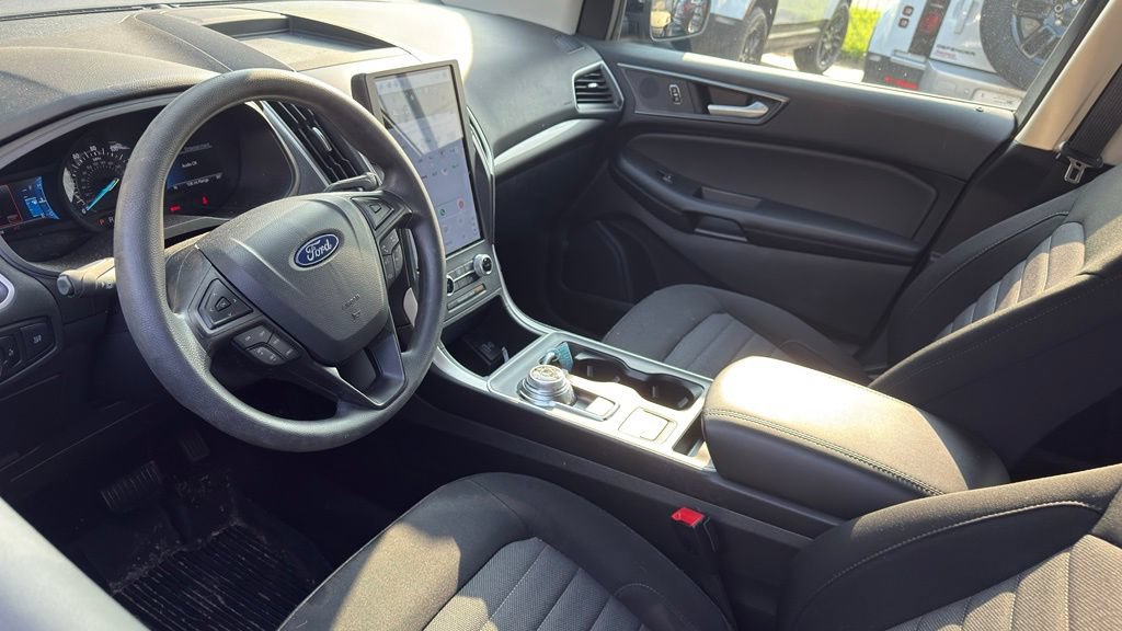 Certified 2024 Ford Edge SE w/ Black Appearance Package AWD/4WD image 9