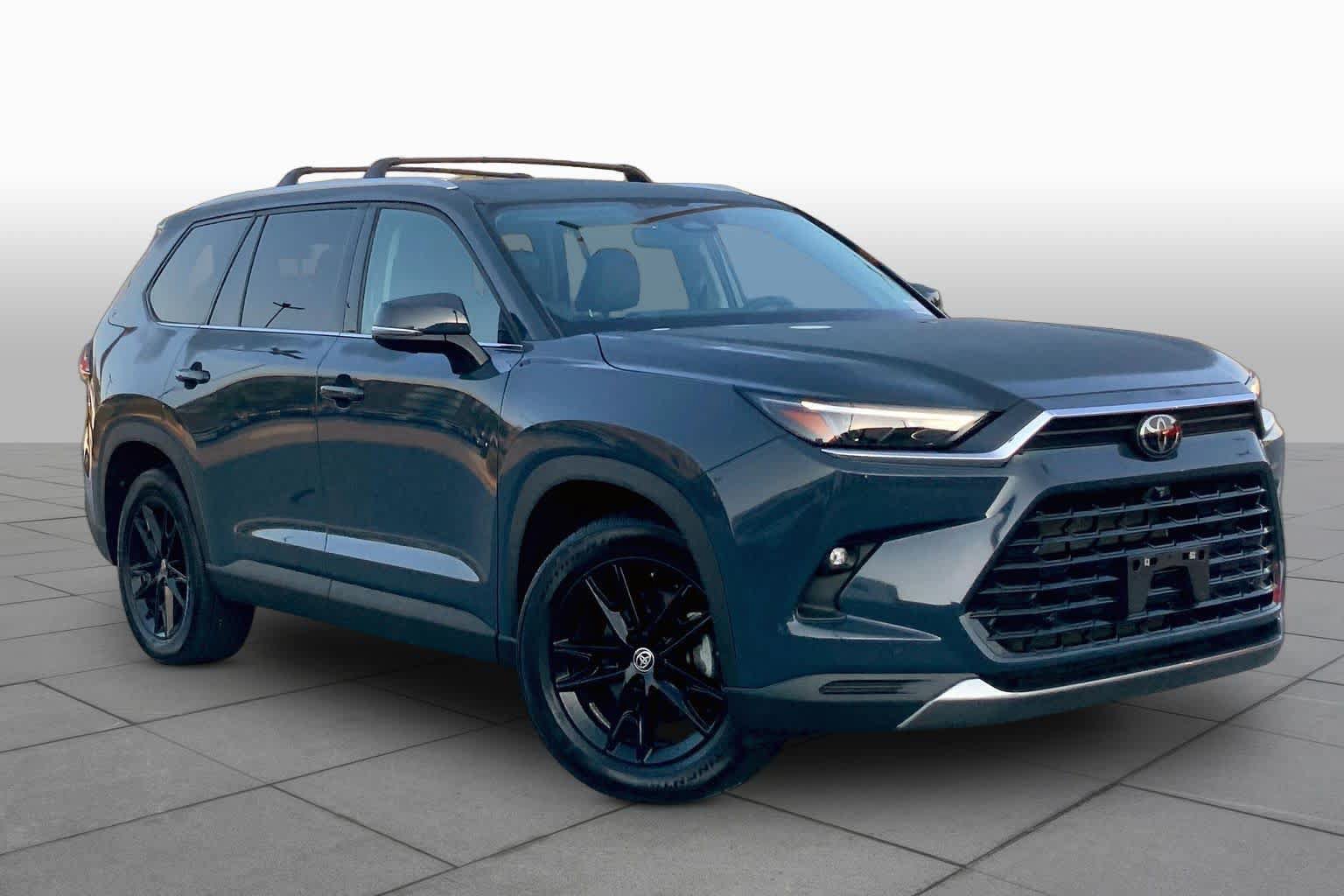 Used 2024 Toyota Grand Highlander AWD image 3