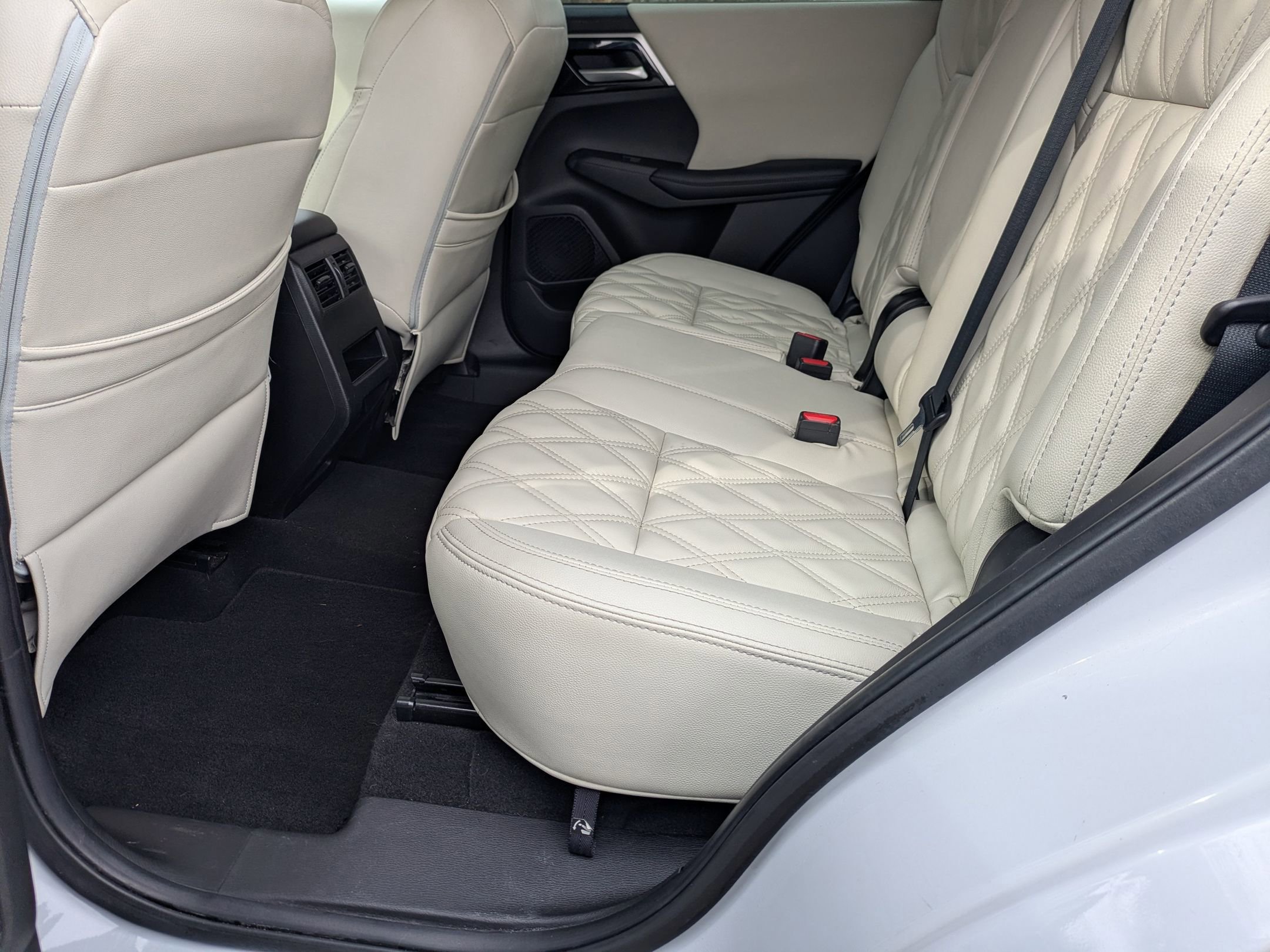 Used 2022 Mitsubishi Outlander ES image 25