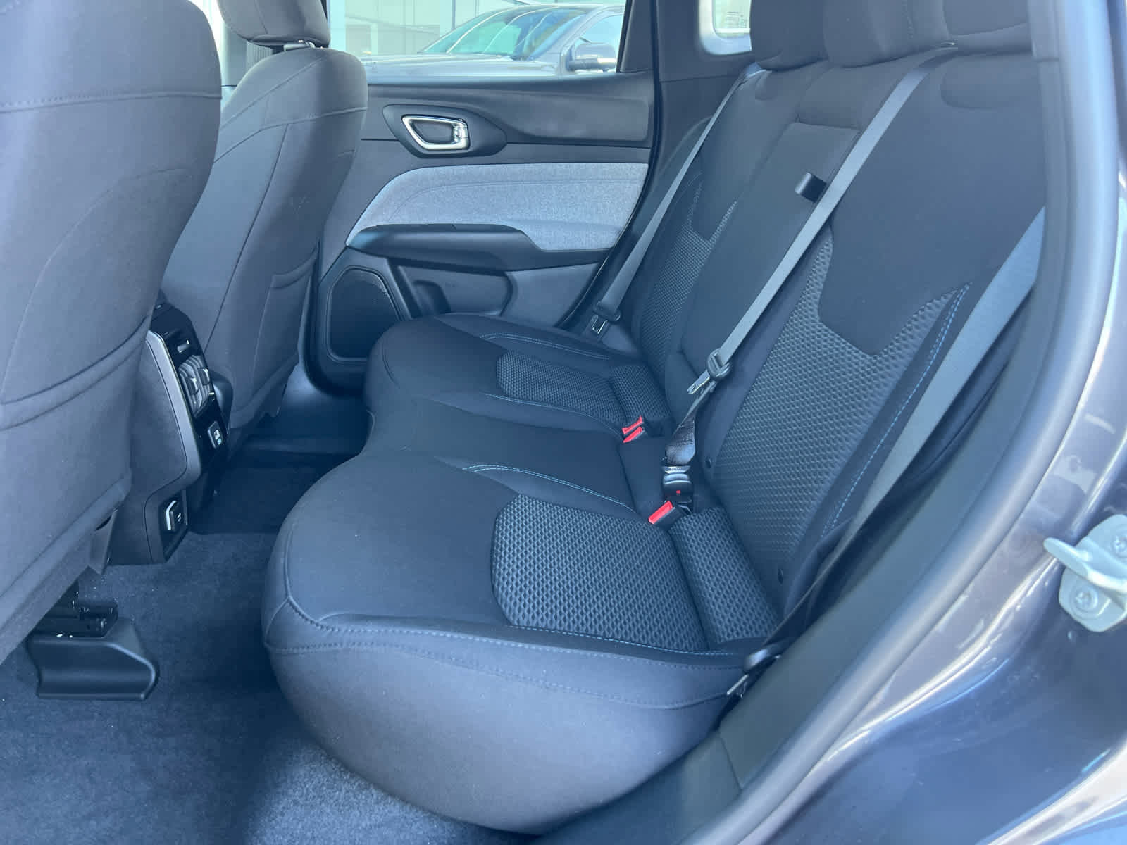 Used 2024 Jeep Compass Sport image 26