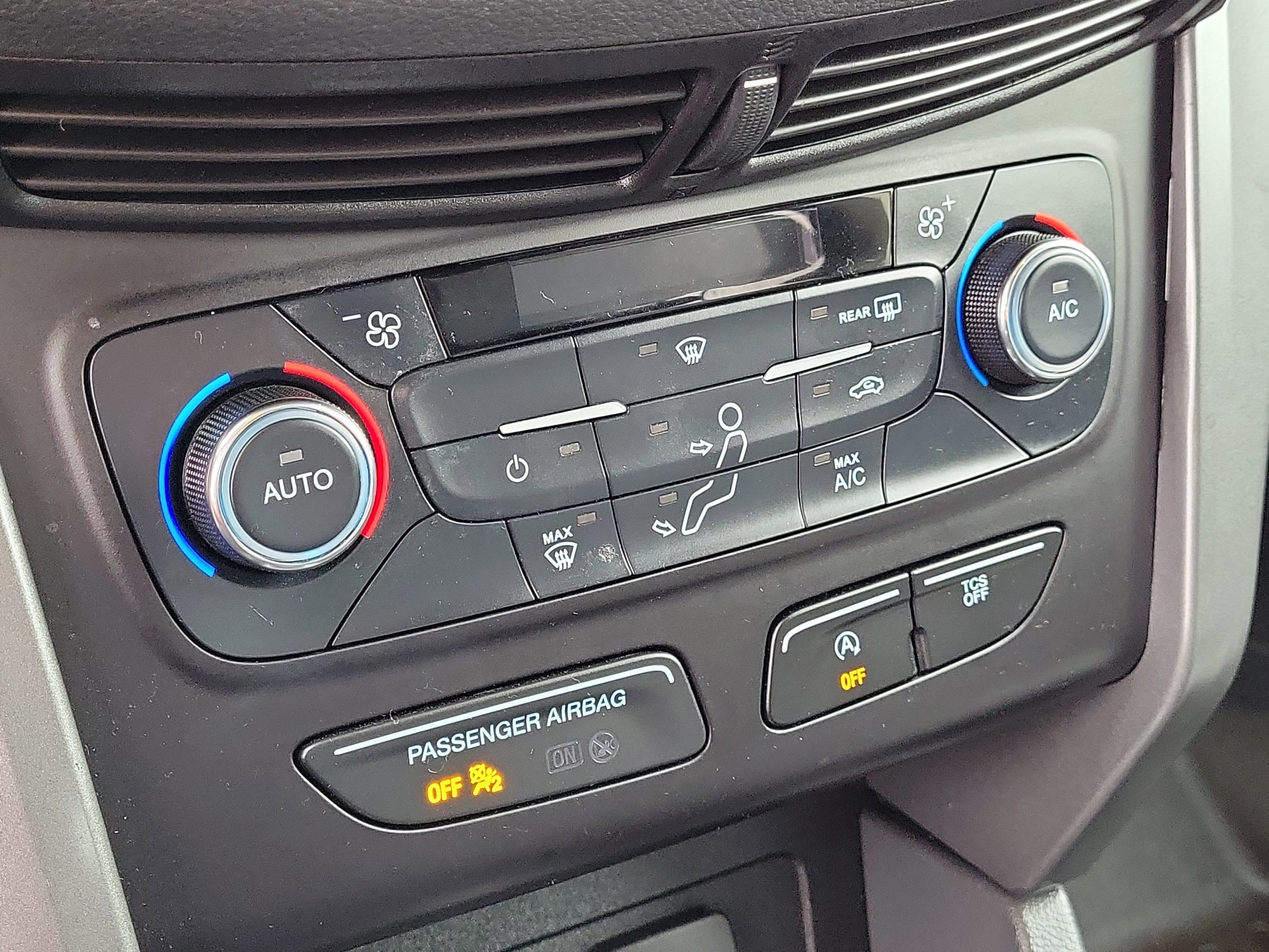 Certified 2017 Ford Escape SE image 29