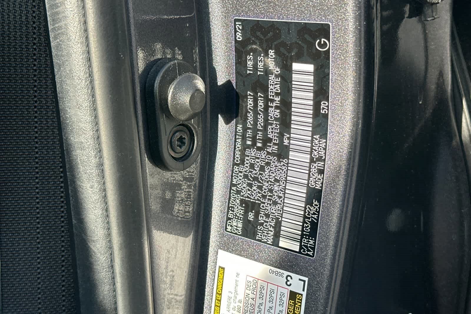 Used 2022 Toyota 4Runner TRD Off-Road Premium image 31