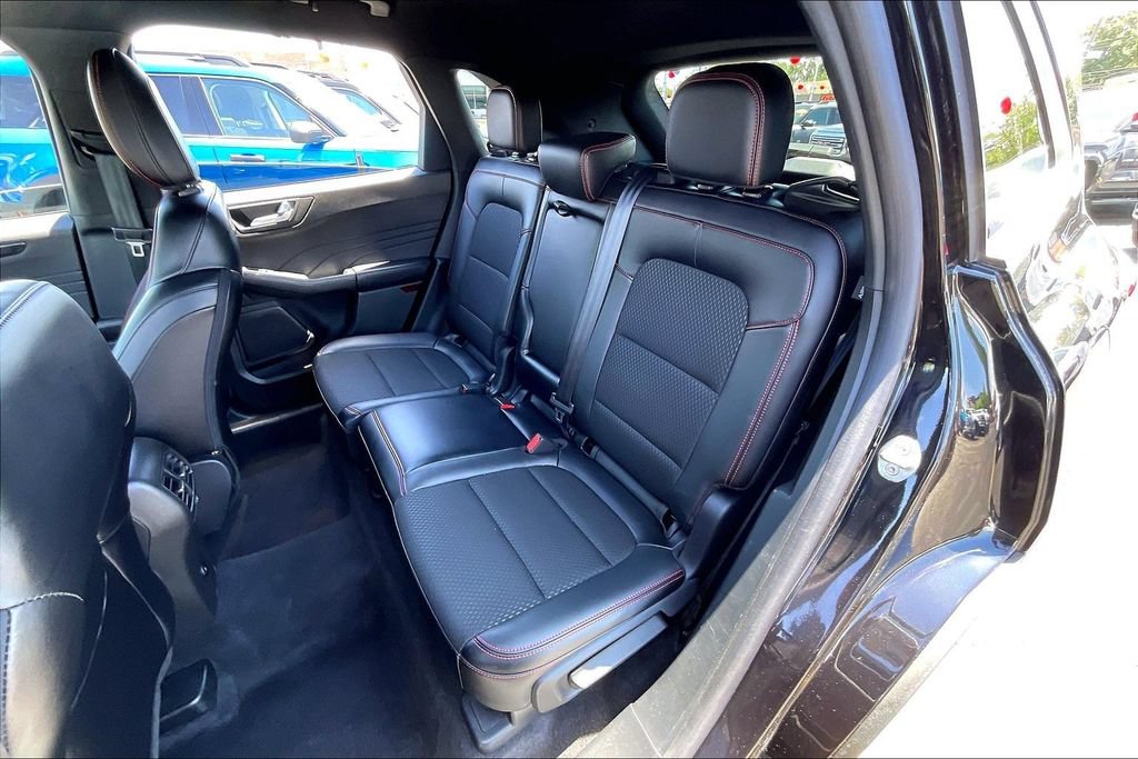 Certified 2025 Ford Escape ST-Line AWD/4WD image 25