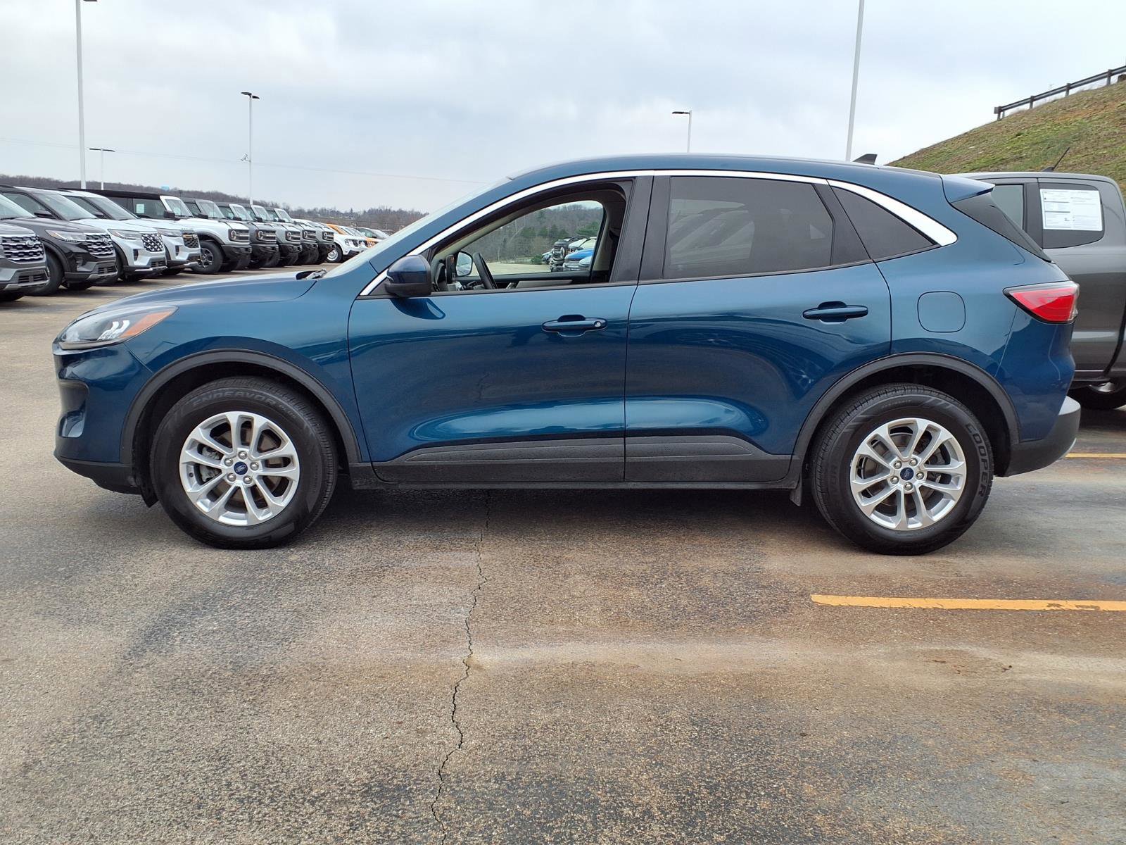 Certified 2020 Ford Escape SE video 2