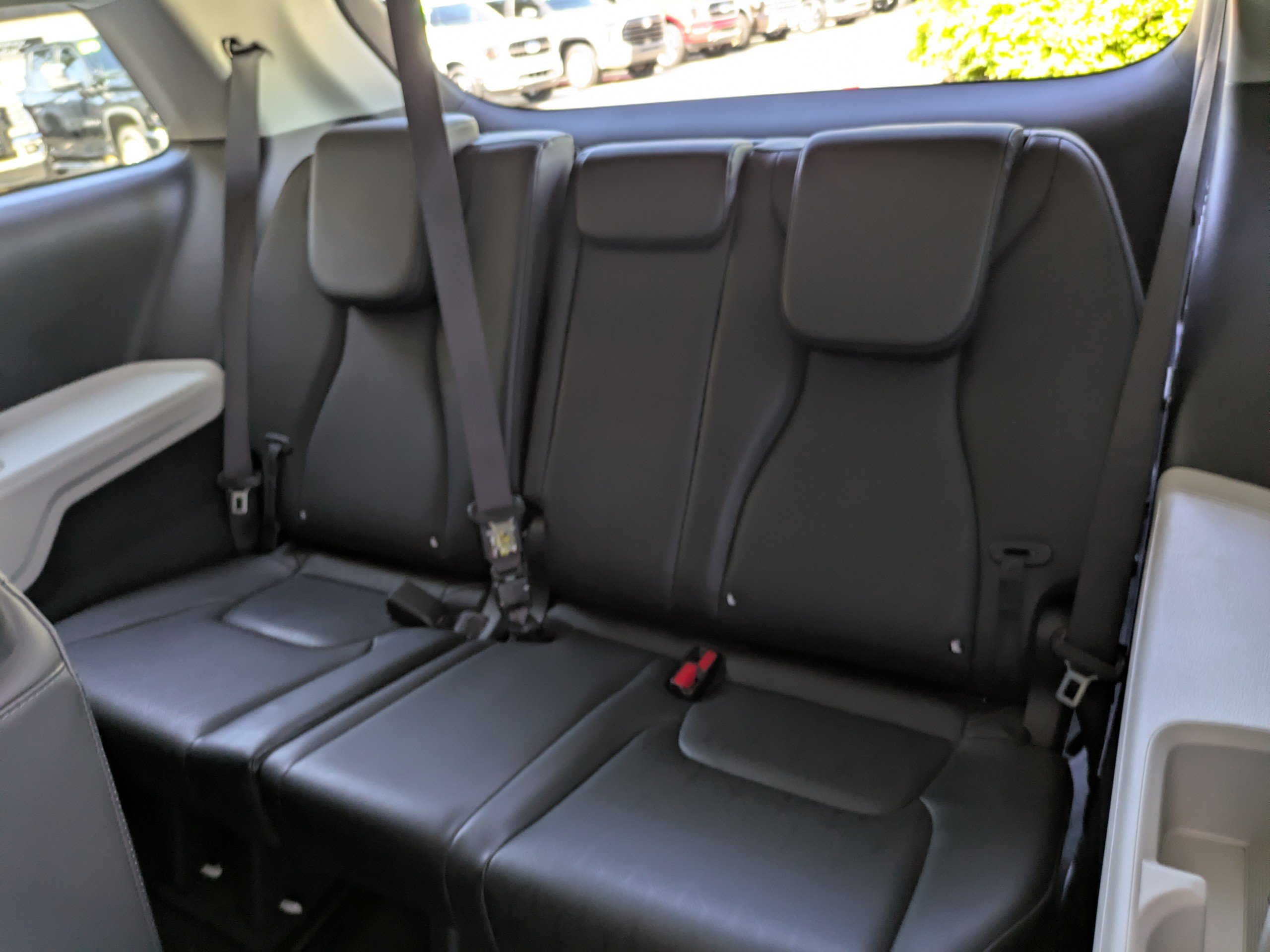 Used 2024 Kia Carnival LX FWD image 14