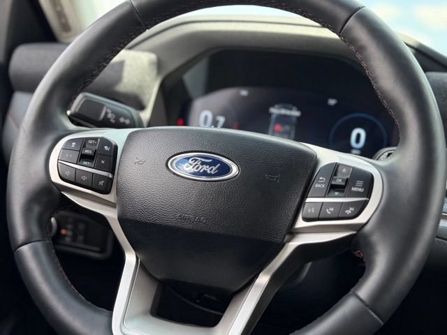 Certified 2025 Ford Explorer Active w/ Active Comfort Package AWD/4WD image 9