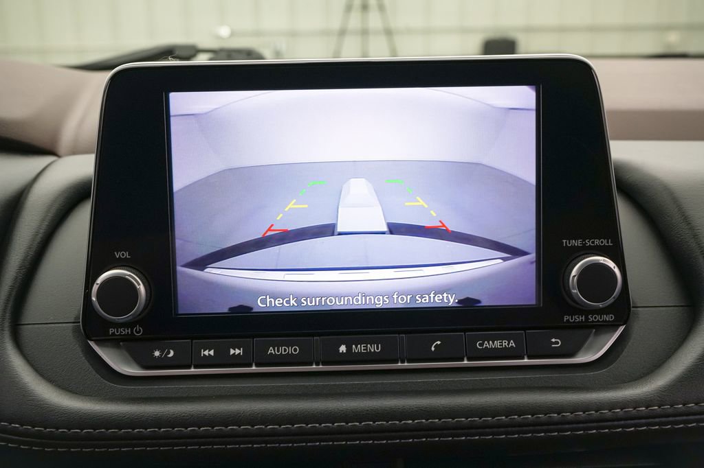 Used 2023 Nissan Rogue SV AWD/4WD image 16