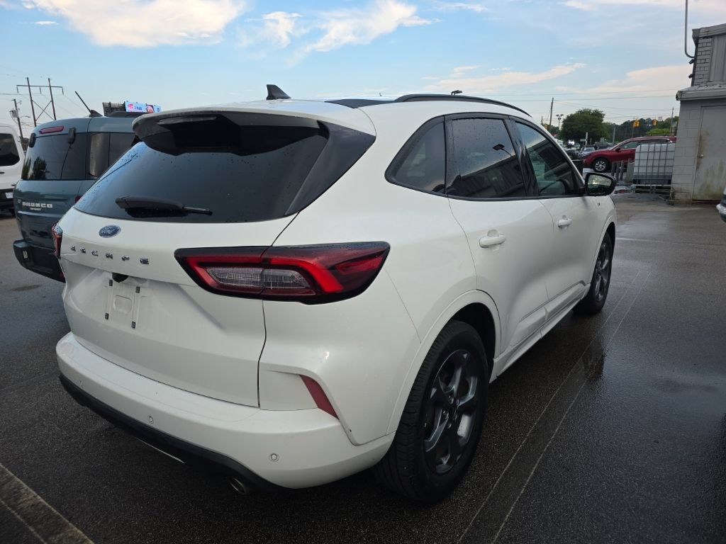 Certified 2023 Ford Escape ST-Line w/ Tech Pack #1 FWD image 3