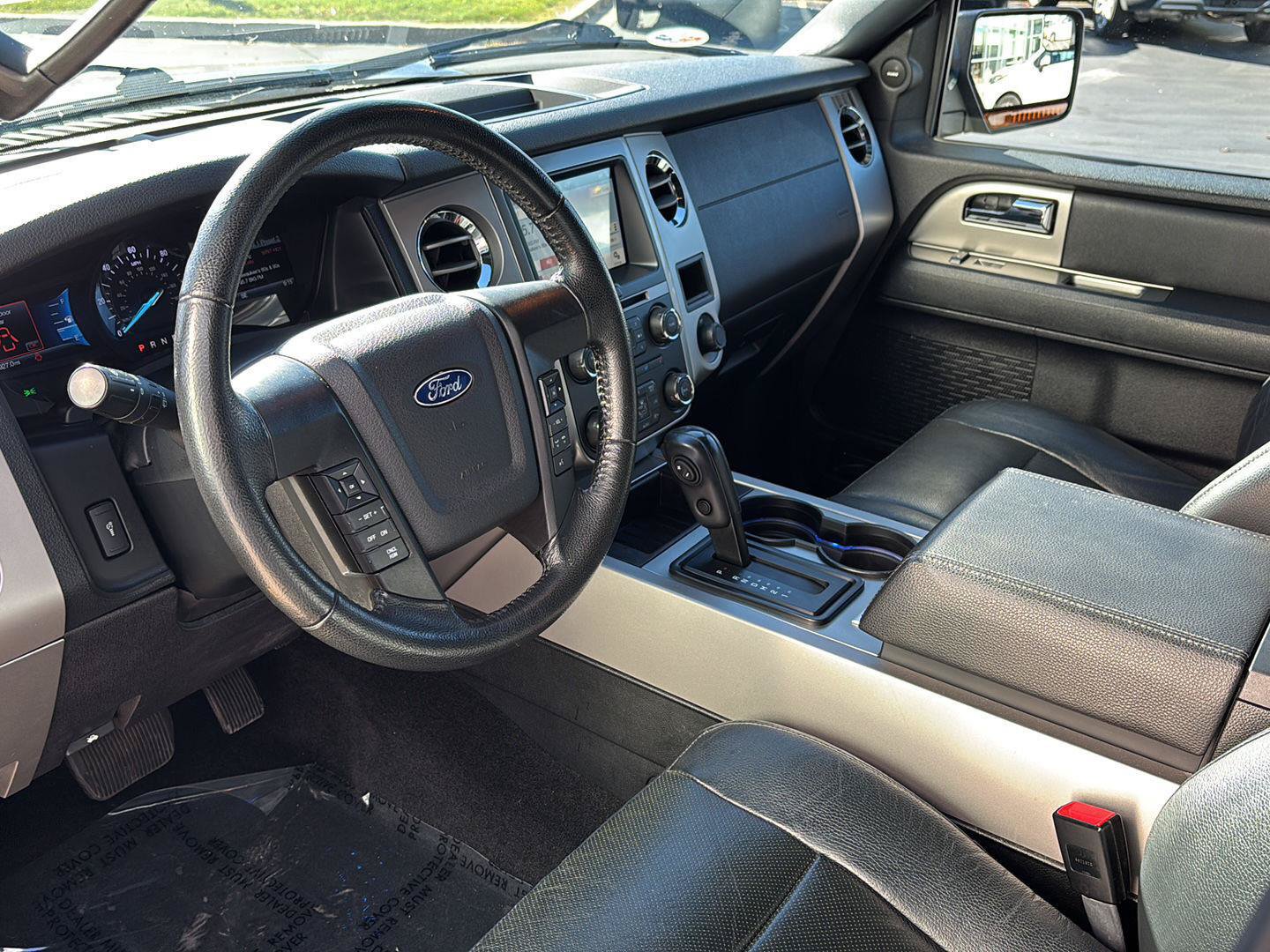 Certified 2017 Ford Expedition EL XLT w/ Equipment Group 202A AWD/4WD image 12