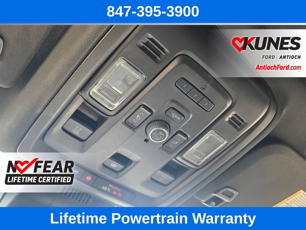 Used 2023 Chevrolet Tahoe Z71 w/ Luxury Package AWD/4WD image 39